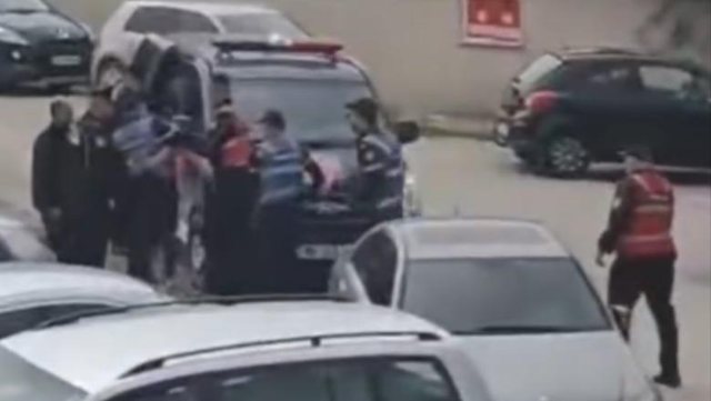 'Luft&euml;' p&euml;r t'u ngjitur n&euml; kategorin&euml; e