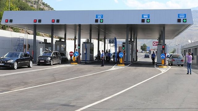 Kamionët grevë në 4 shtete, bllokohet për 3 ditë kalimi