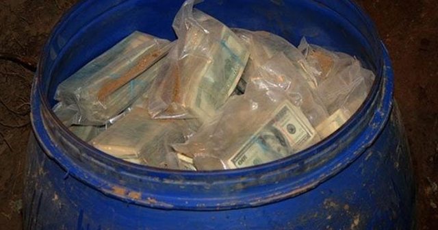 Fermeri kolumbian gjen 600 milionë dollarë nga paratë e