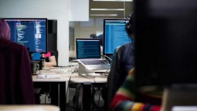 Detaje nga operacioni ndaj Call Centerave n&euml; Tiran&euml;, l&euml;shohen 8