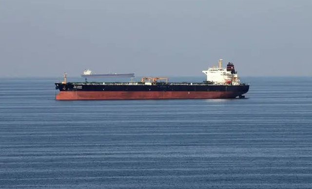 Tankeri i tretë i lidhur me Iranin hyn në Gjirin Persik përmes