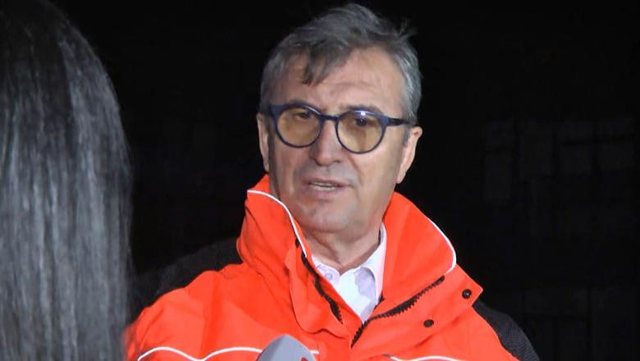 Zjarri në pallat në Tiranë, 11 të lënduar –