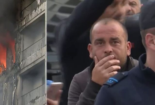 Prek&euml;se/ Qindra njer&euml;z shohin t&euml; shokuar dhe n&euml; lot teksa