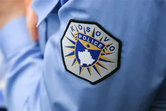 T&euml; sht&euml;na me arm&euml; n&euml; Prishtin&euml;, dy t&euml; plagosur