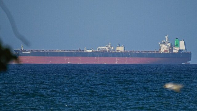 Anijet e lidhura me Iranin ndjekin nj&euml; rrug&euml; t&euml; re drejt Gjirit,