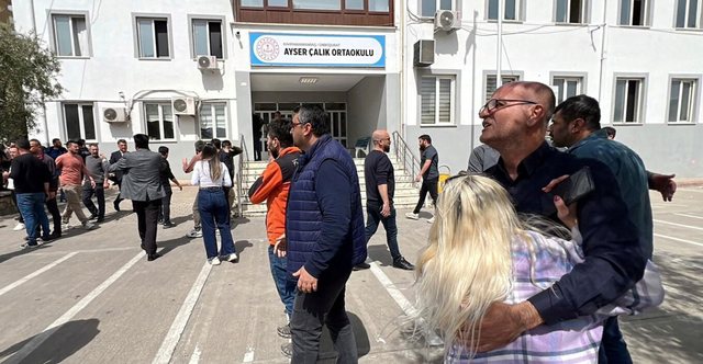 Vrau me arm&euml; zjarri nx&euml;n&euml;sit dhe m&euml;suesen n&euml;