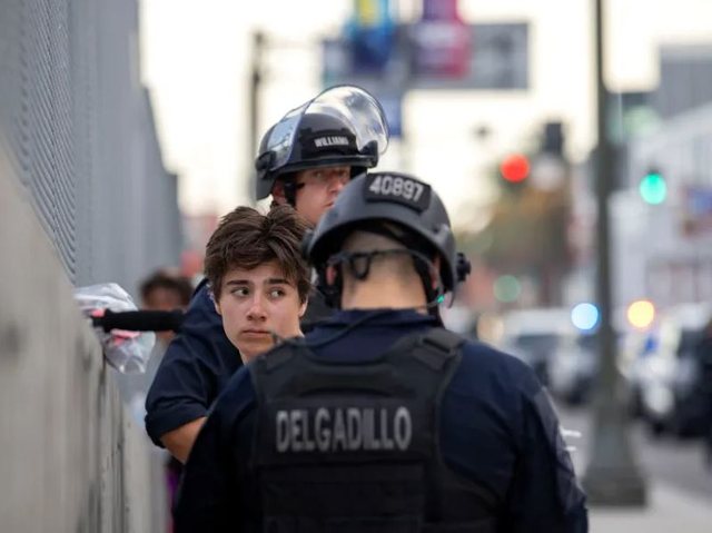 Tentuan t&rsquo;i vinin zjarrin nj&euml; televizioni n&euml; gjuh&euml;n