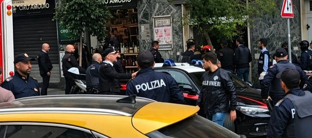 VIDEO/ Vjedhje si n&euml; filma! Grabitet nj&euml; bank&euml; n&euml; Itali,