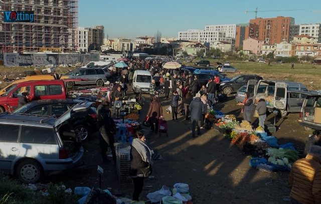 Ushqime n&euml; tok&euml; / Tregtar&euml;t te ish-Stacioni i Trenit