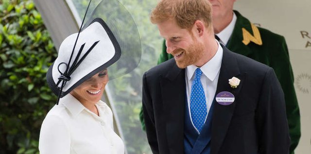 &ldquo;Nofka q&euml; Mbreti Charles i ka v&euml;n&euml; Meghan Markle flet