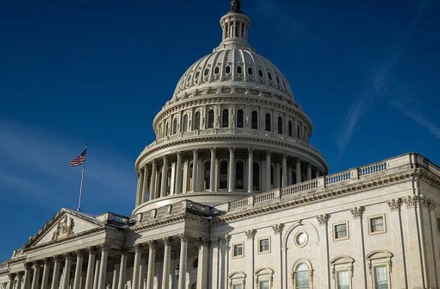 &Ccedil;far&euml; &euml;sht&euml; ligji FISA q&euml; Trump d&euml;shiron t&euml;