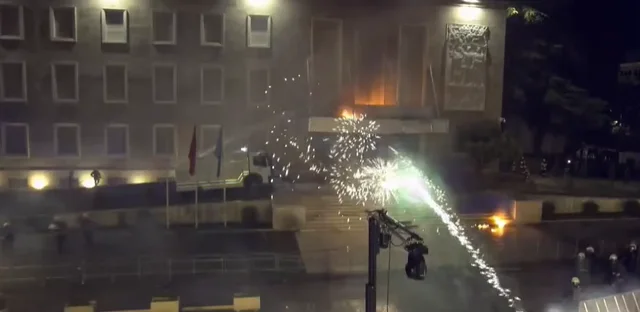 Protesta e dhunshme e opozit&euml;s, policia me njoftim: 11 t&euml; arrestuar,