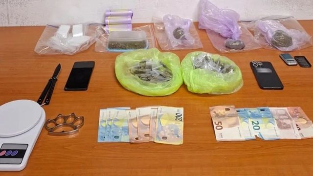 Merrnin urdhra nga burgu prej bosit t&euml; mafias shqiptare, goditet grupi i