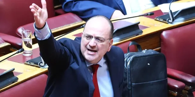 Mbajti poste t&euml; larta n&euml; administrat&euml; pa diplom&euml;