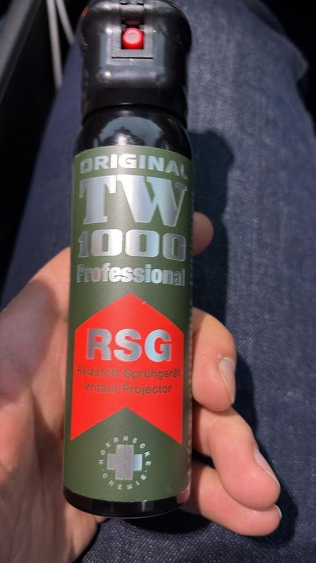 FOTOLAJM/ Berisha akuzoi policin&euml; se p&euml;rdori helm kund&euml;r arinjve,