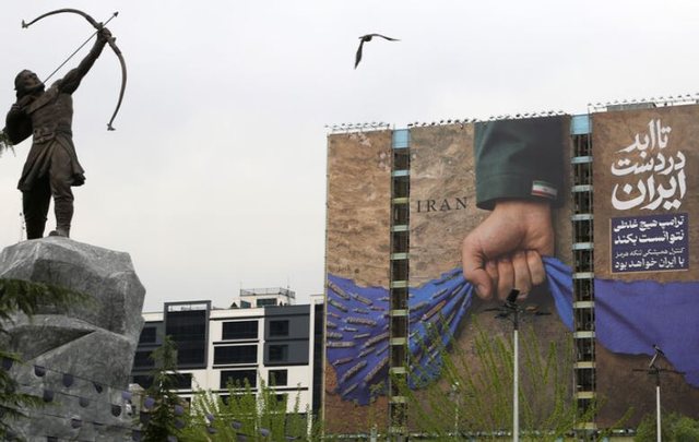 Irani paralajm&euml;ron: Ngushtica e Hormuzit do t&euml; mbyllet derisa