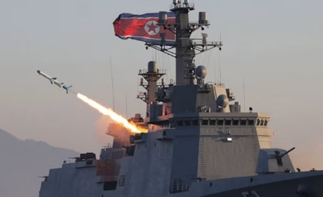 Koreja e Veriut l&euml;shon s&euml;rish raketa/ Seuli k&euml;rkon ndalimin e