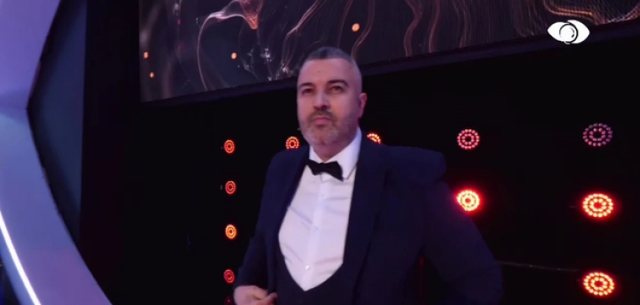 &ldquo;K&euml;to loj&euml;ra jan&euml; b&euml;r&euml; p&euml;r politik&euml;n