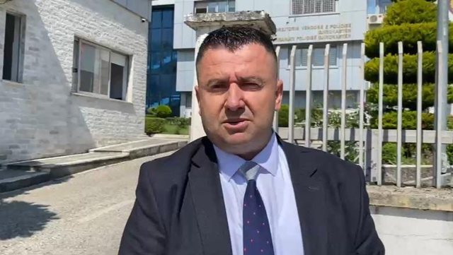 Lajmi i rrem&euml; se kryetari dhe 15 punonj&euml;s jan&euml; me HIV/AIDS,