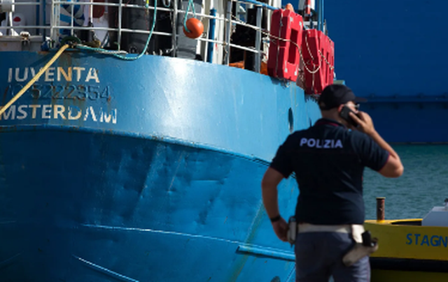 &ldquo;N&euml;se bie ti, bie edhe un&euml; me ty&rdquo;/ Polici n&euml; Itali