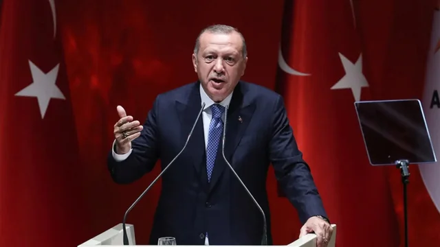 Sulmet me 9 t&euml; vdekur dhe dhjet&euml;ra t&euml; plagosur n&euml; Turqi/