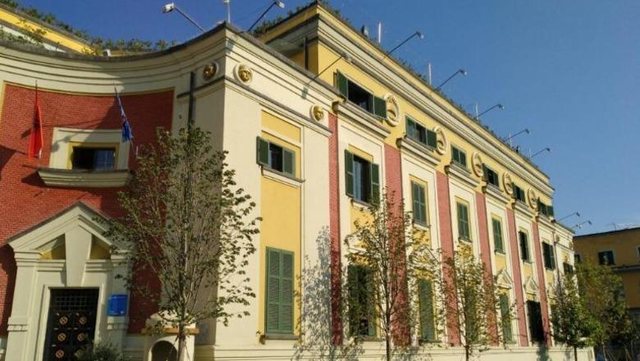 Bashkia e Tiran&euml;s hap aplikimet p&euml;r kredit&euml; e buta, afati i