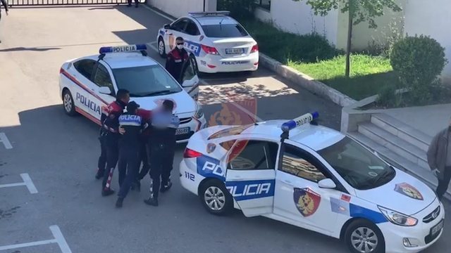 Operacion antidrog&euml; n&euml; Tiran&euml;! "Goditen" disa grupe