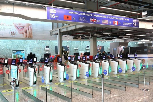 "Kalova p&euml;r 5 sekonda": Gazetari i njohur britanik n&euml; CNN,