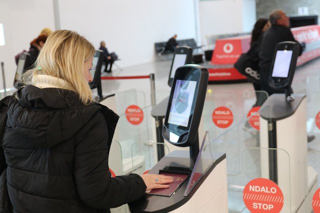 "Kalova p&euml;r 5 sekonda": Gazetari i njohur britanik n&euml; CNN,