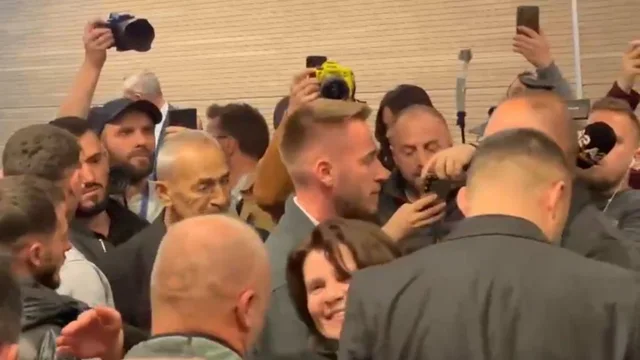 Burg p&euml;rjet&euml; p&euml;r Naim Murselin, v&euml;llai i Liridona Ademajt