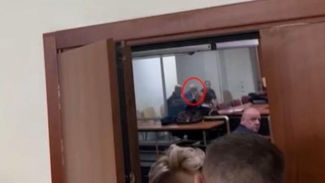 "Mos m&euml; mbani n&euml; kafaz" Meta k&euml;rkes&euml; p&euml;r