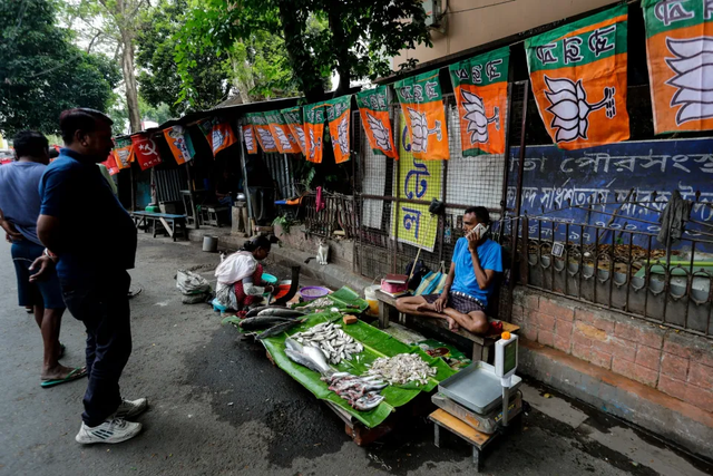 Pse politikan&euml;t n&euml; Indi b&euml;jn&euml; fushat&euml; duke mbajtur