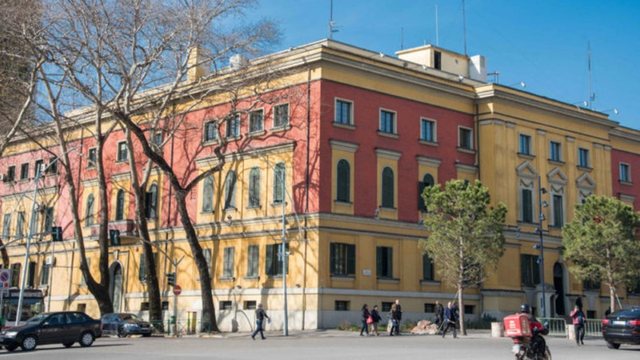 Rritja e &ccedil;mimeve ndikon n&euml; buxhet, qeveria tejkalon planin e t&euml;