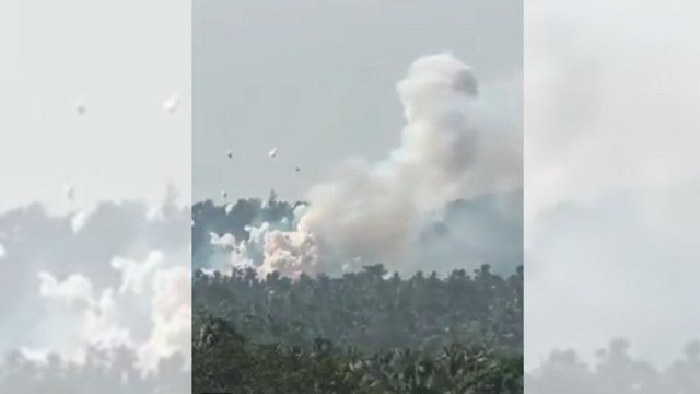 VIDEO/ Shkrumbohet nga flak&euml;t nj&euml; fabrik&euml; fishekzjarr&euml;sh