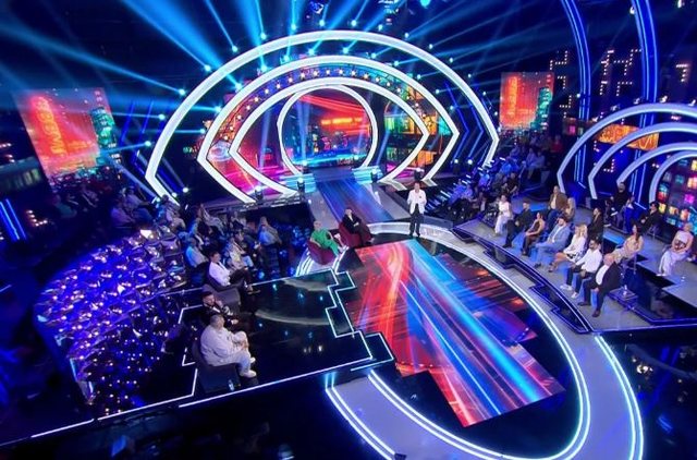 &ldquo;A e meritonte Selin fitoren?&rdquo;/ Ish-banor&euml;t ballafaqohen