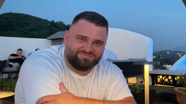 Foto/ U q&euml;llua p&euml;r vdekje me arm&euml; zjarri, ky &euml;sht&euml;