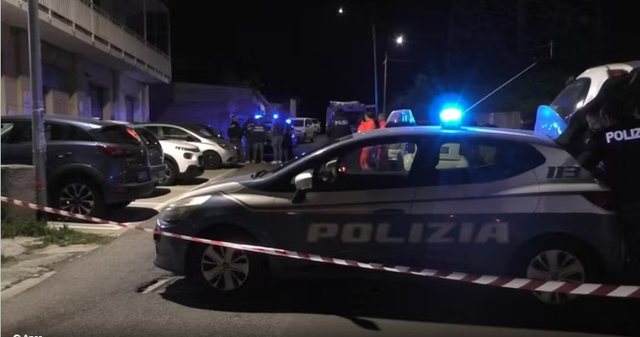 Trondit&euml;se n&euml; Itali, n&euml;na me 3 f&euml;mij&euml;t hidhet nga kati