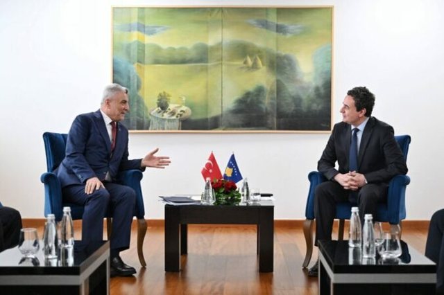 Kurti k&euml;rkon mb&euml;shtetjen e Turqis&euml; p&euml;r hapjen e linj&euml;s