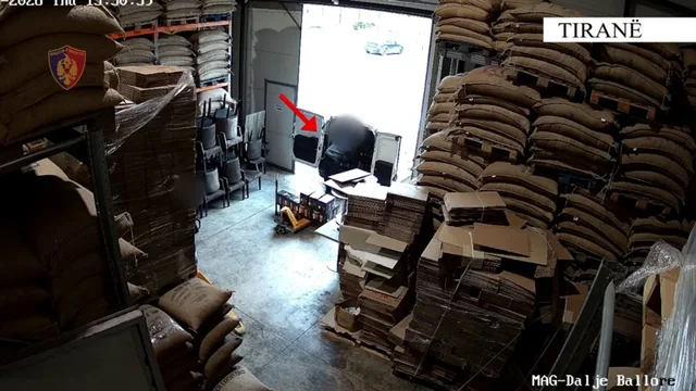 800 mij&euml; &euro; p&euml;rfitime/ Vodh&euml;n 40 ton&euml; kafe n&euml;