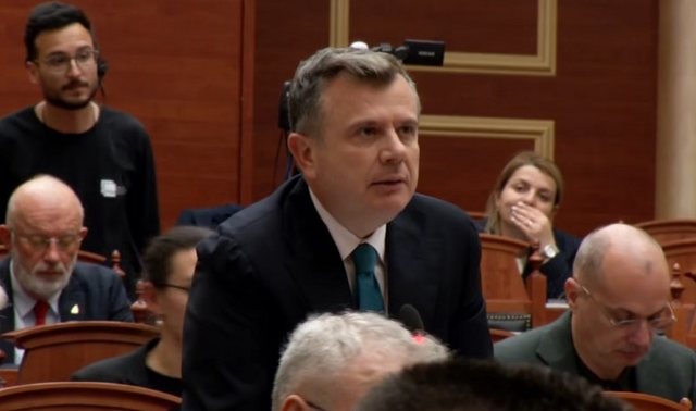 Pranohet propozimi i Ball&euml;s, shtyhet projektligji p&euml;r heqjen e