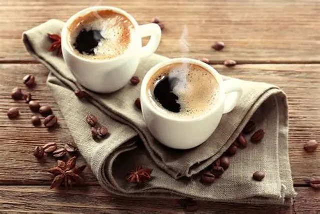 Kafeja p&euml;rmir&euml;son sh&euml;ndetin e zorr&euml;ve, studimi: Ul stresin