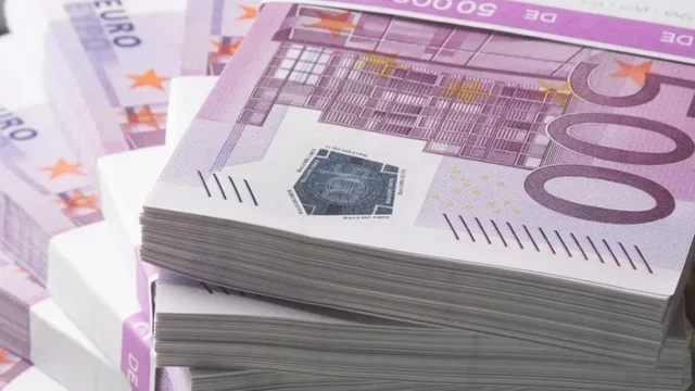 Greqia pritet t&euml; mos jet&euml; v&euml;ndi m&euml; me borxhe n&euml;