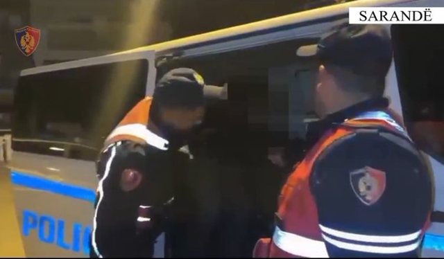 Rrug&euml;ve t&euml; Sarand&euml;s me pistolet&euml; me vete, arrestohet