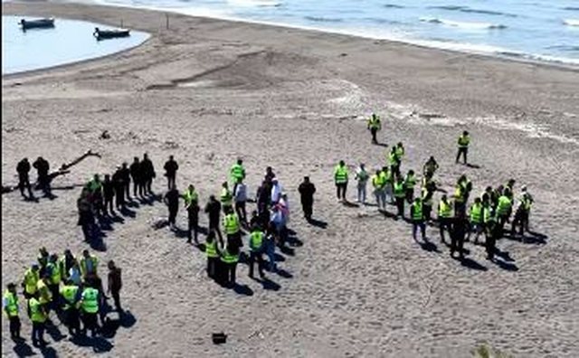 Sezoni turistik po afron/ Kryeministri Rama ndan pamjet nga aksioni i pastrimit