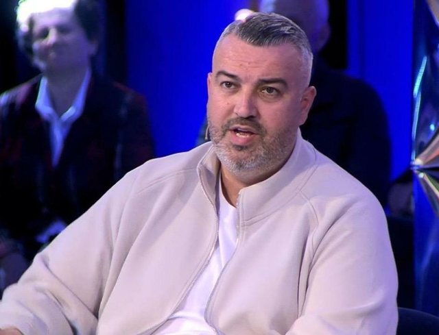 Rogerti habit me deklarat&euml;n pas BBVA: Jasht&euml; nuk jam k&euml;shtu, jam