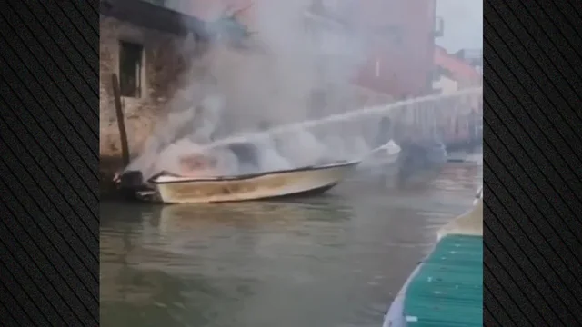 Video/ P&euml;rfshihen nga zjarri dy varka n&euml; Venecia, plagoset pronari