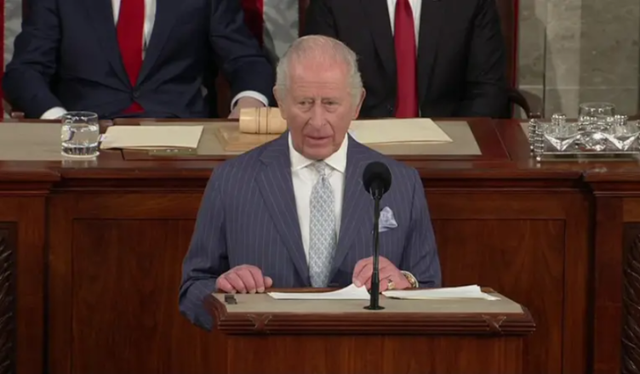 Karta e fundit e Mbretit Charles n&euml; takimin me Trump, &ccedil;far&euml; nuk