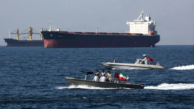 Vijon ng&euml;r&ccedil;i n&euml; negociatat SHBA-Iran, Ngushtica e Hormuzit