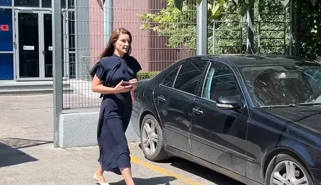 Ajola Xoxa k&euml;rkon shfuqizimin e vendimeve t&euml; gjykatave, Kushtetuesja