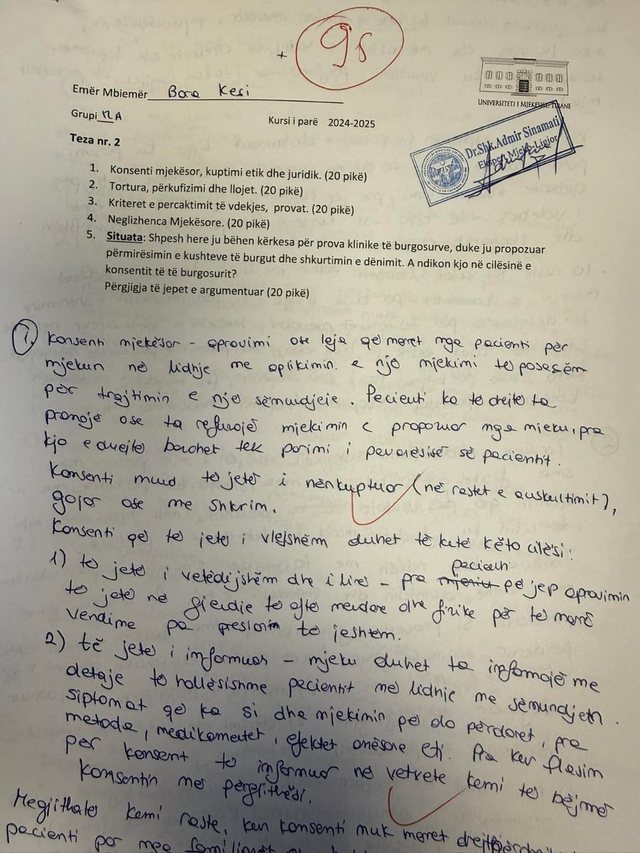 Humbi jet&euml;n n&euml; aksident bashk&euml; me t&euml; atin, pedagogu publikon